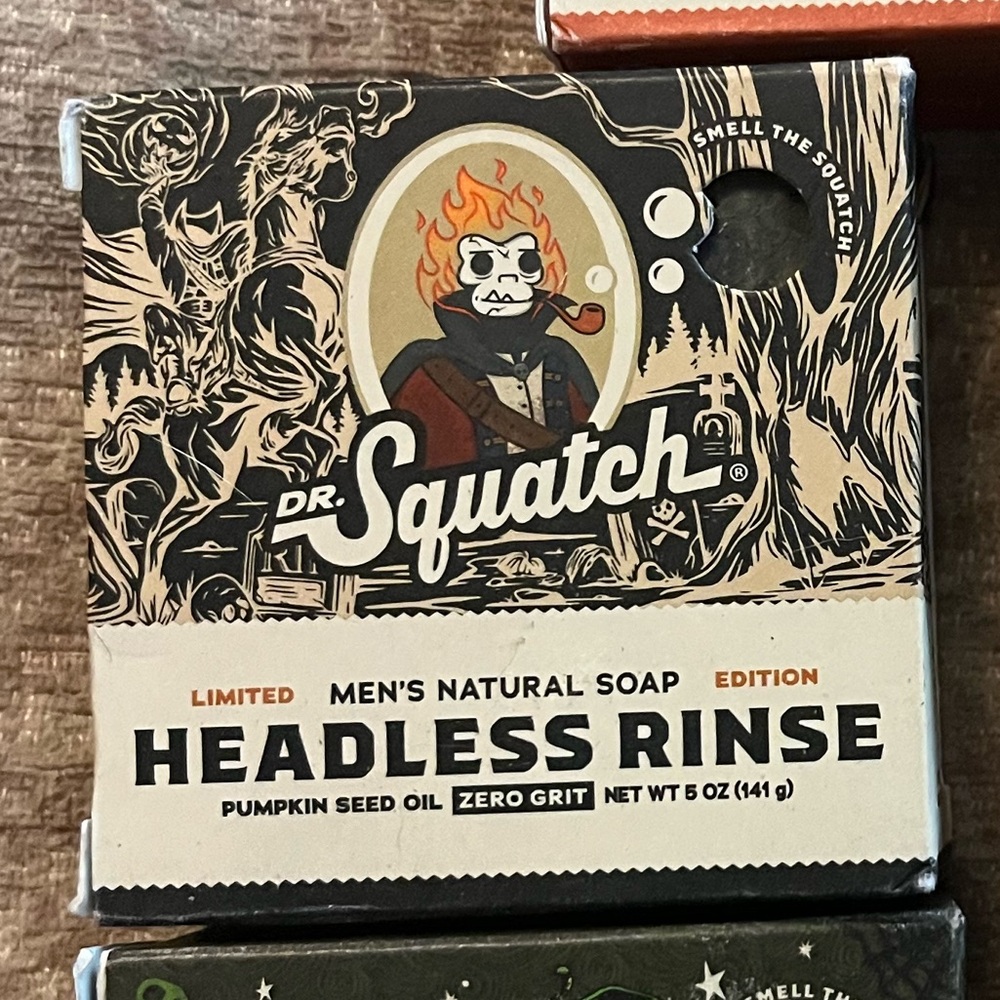 *5/$30* Dr. Squatch Headless Rinse Men's Natural Soap